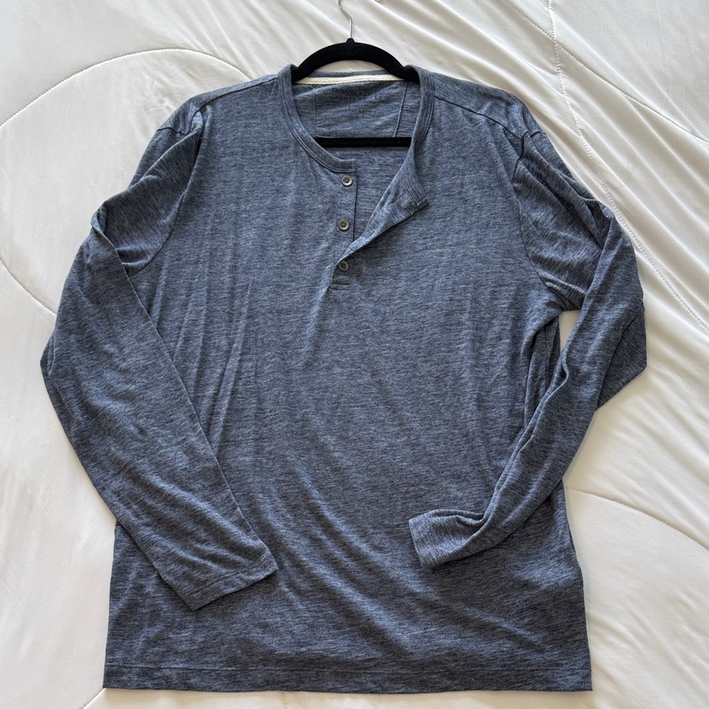 Banana Republic blue Long Sleeve Henley
